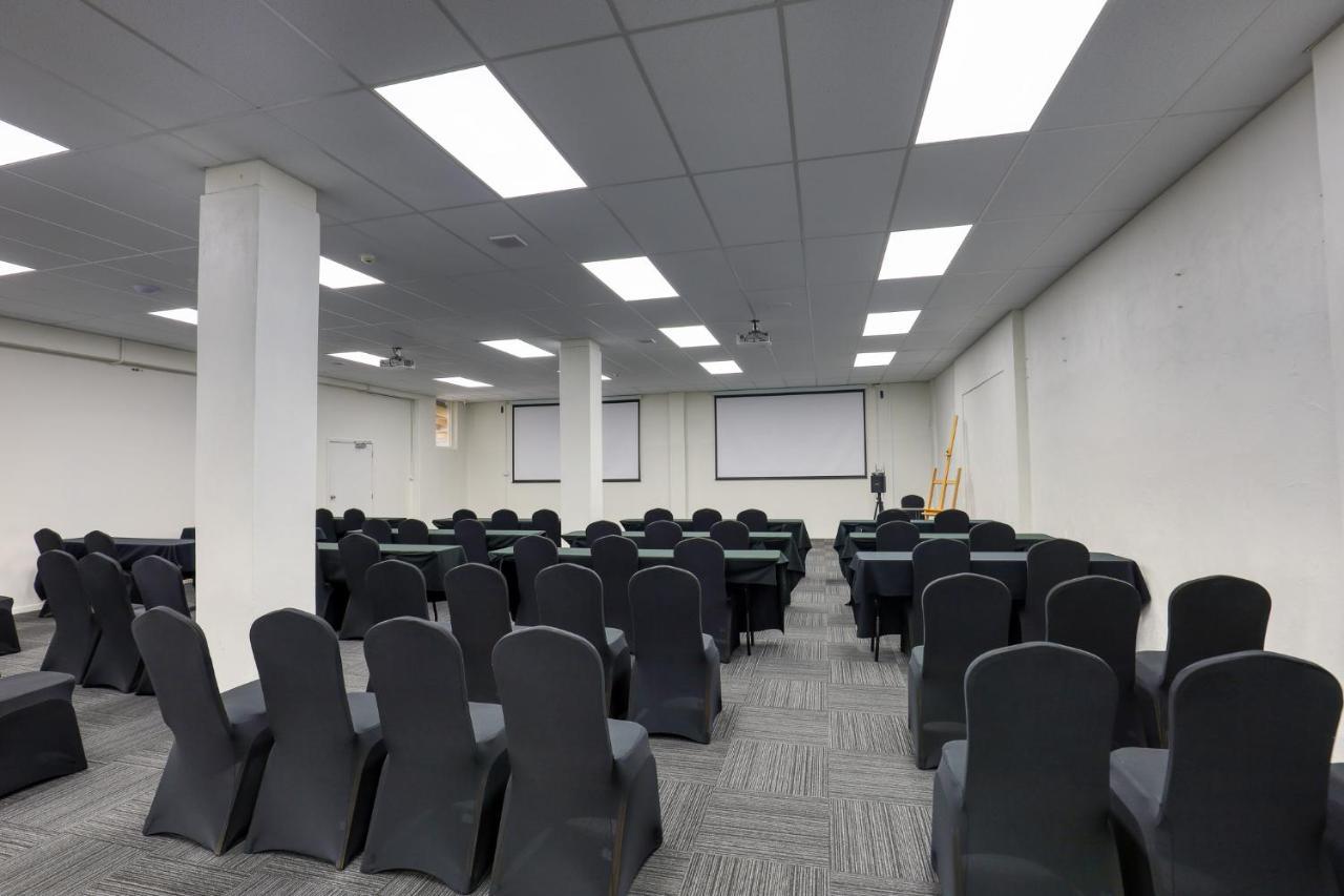 Ramada By Wyndham, Hamilton City Center Dış mekan fotoğraf