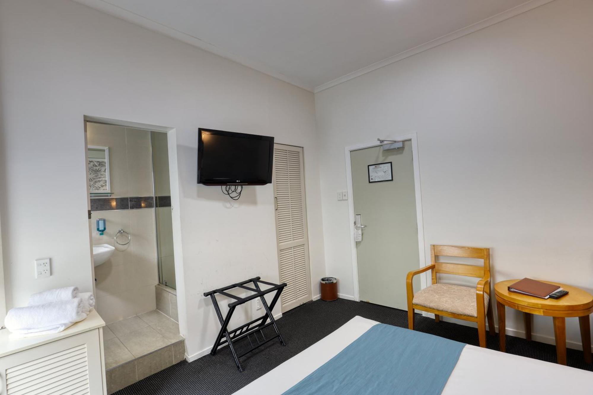 Ramada By Wyndham, Hamilton City Center Dış mekan fotoğraf