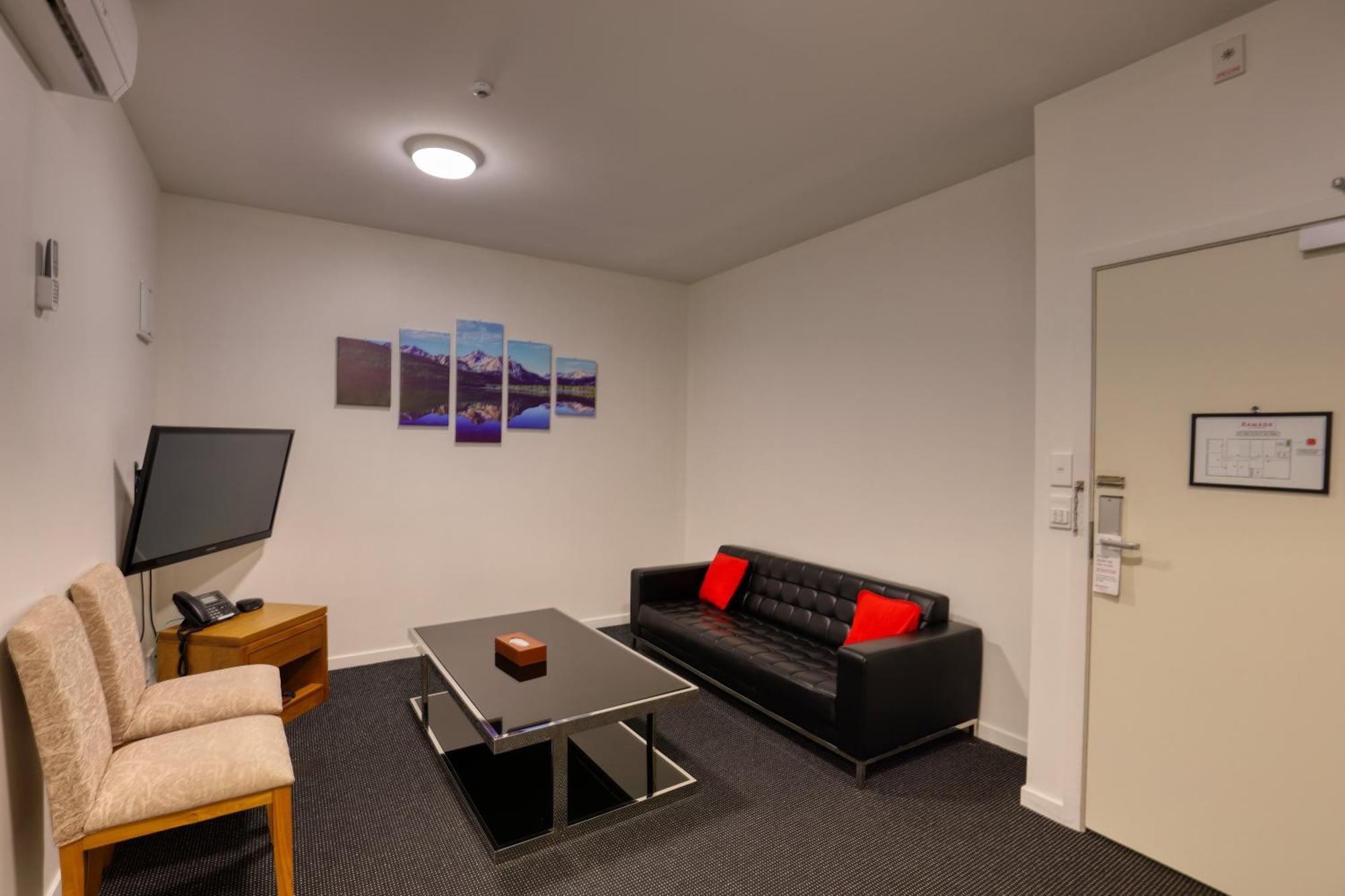 Ramada By Wyndham, Hamilton City Center Dış mekan fotoğraf