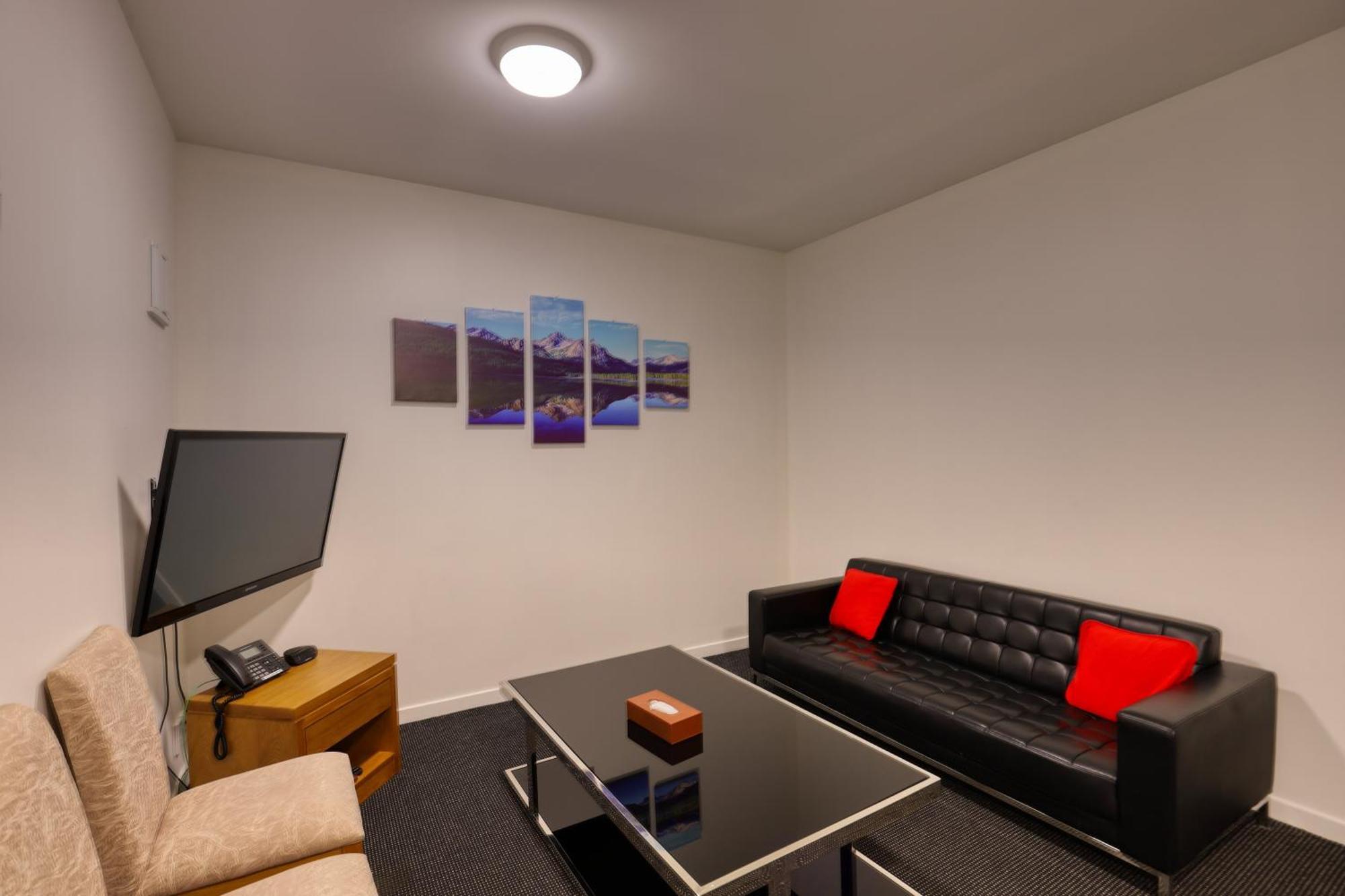Ramada By Wyndham, Hamilton City Center Dış mekan fotoğraf