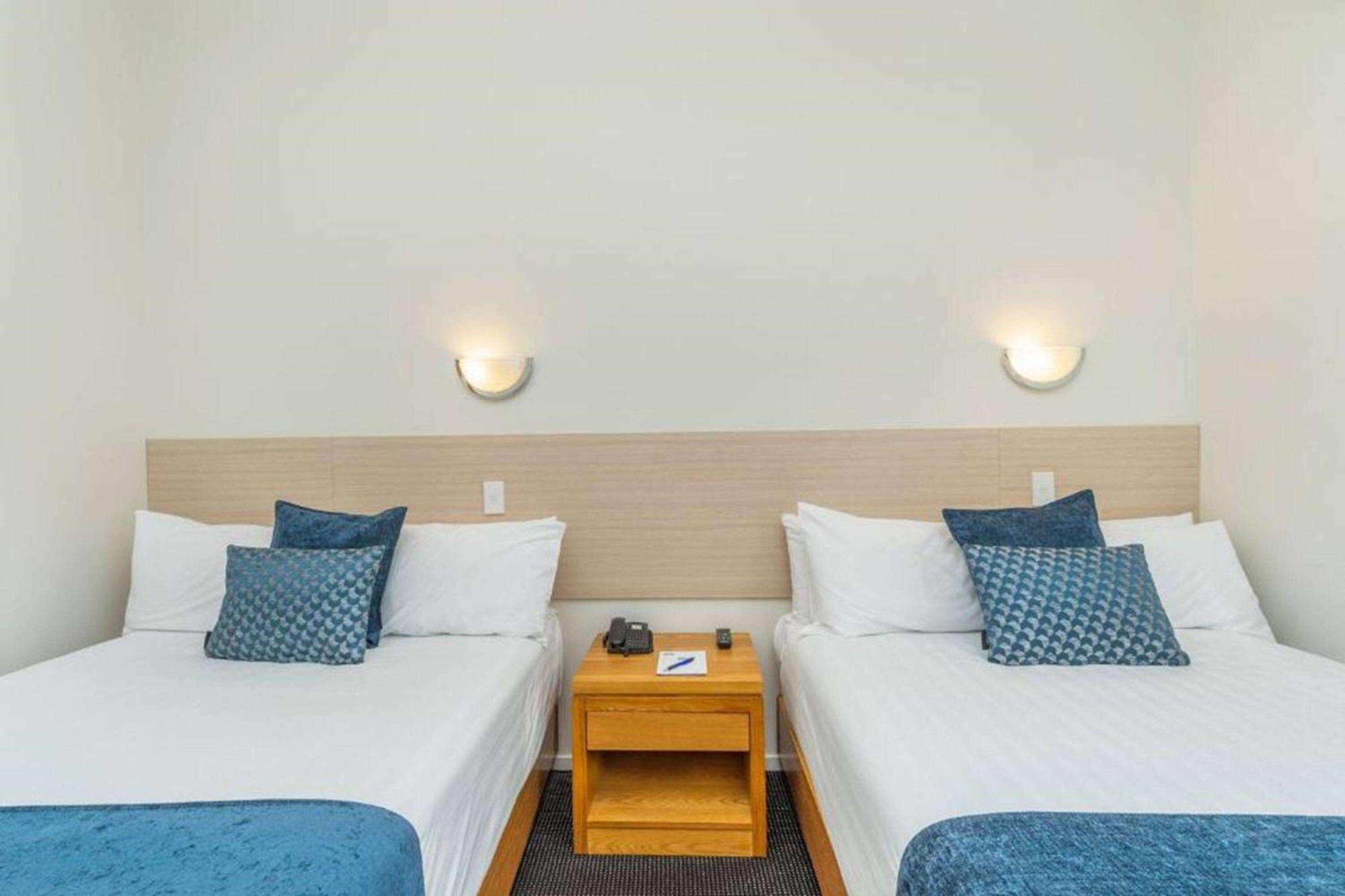Ramada By Wyndham, Hamilton City Center Dış mekan fotoğraf