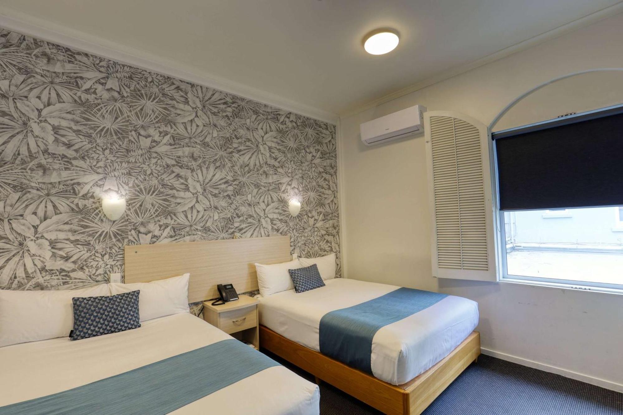 Ramada By Wyndham, Hamilton City Center Dış mekan fotoğraf