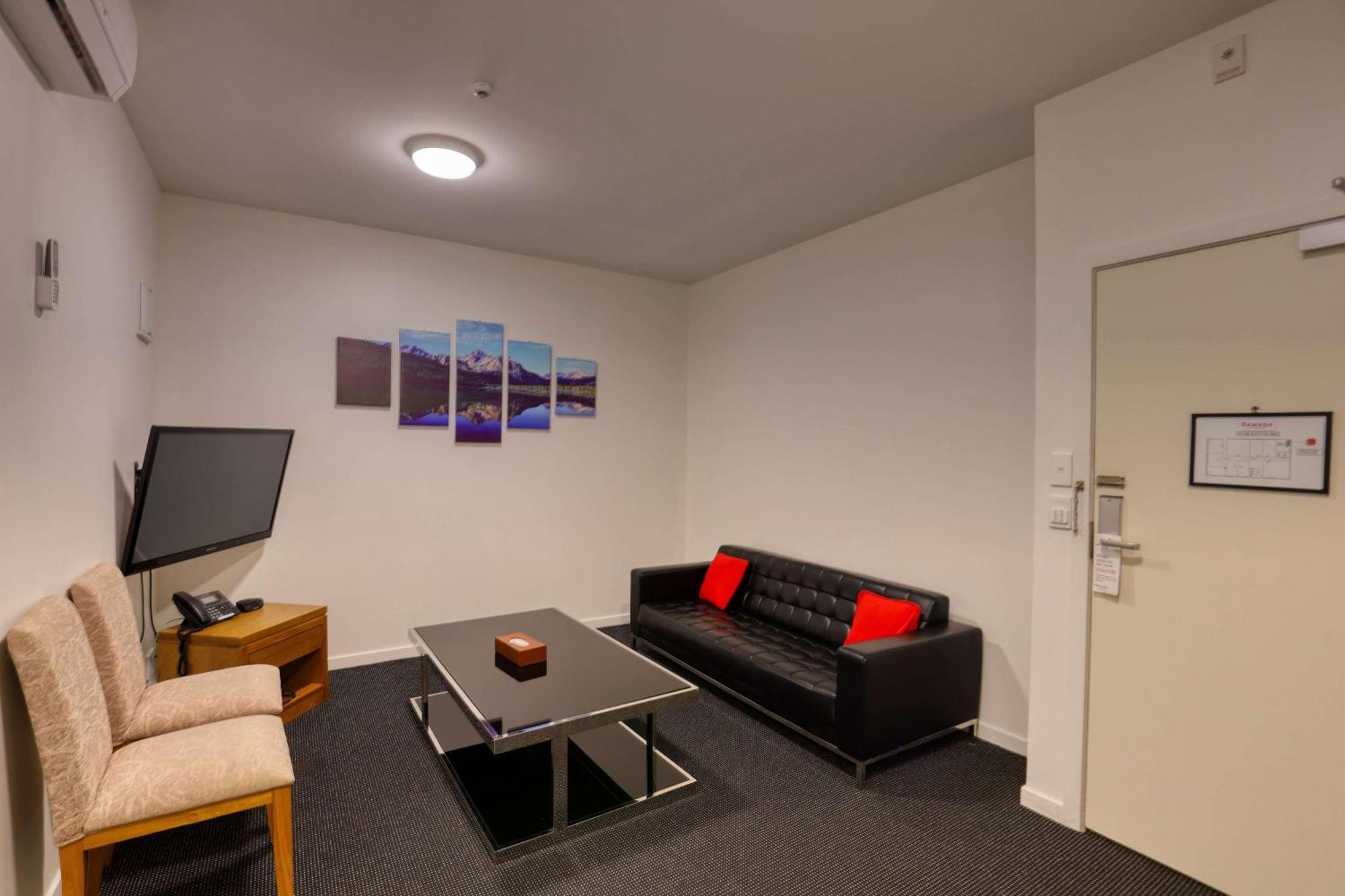 Ramada By Wyndham, Hamilton City Center Dış mekan fotoğraf
