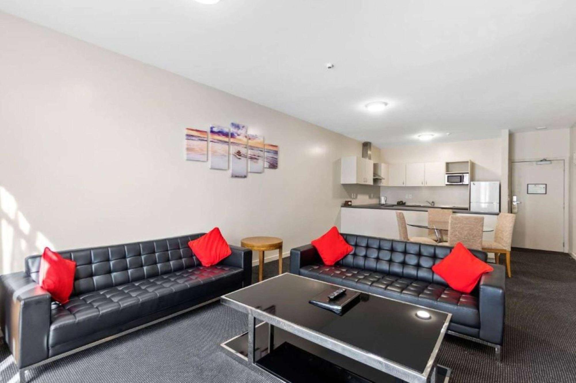 Ramada By Wyndham, Hamilton City Center Dış mekan fotoğraf