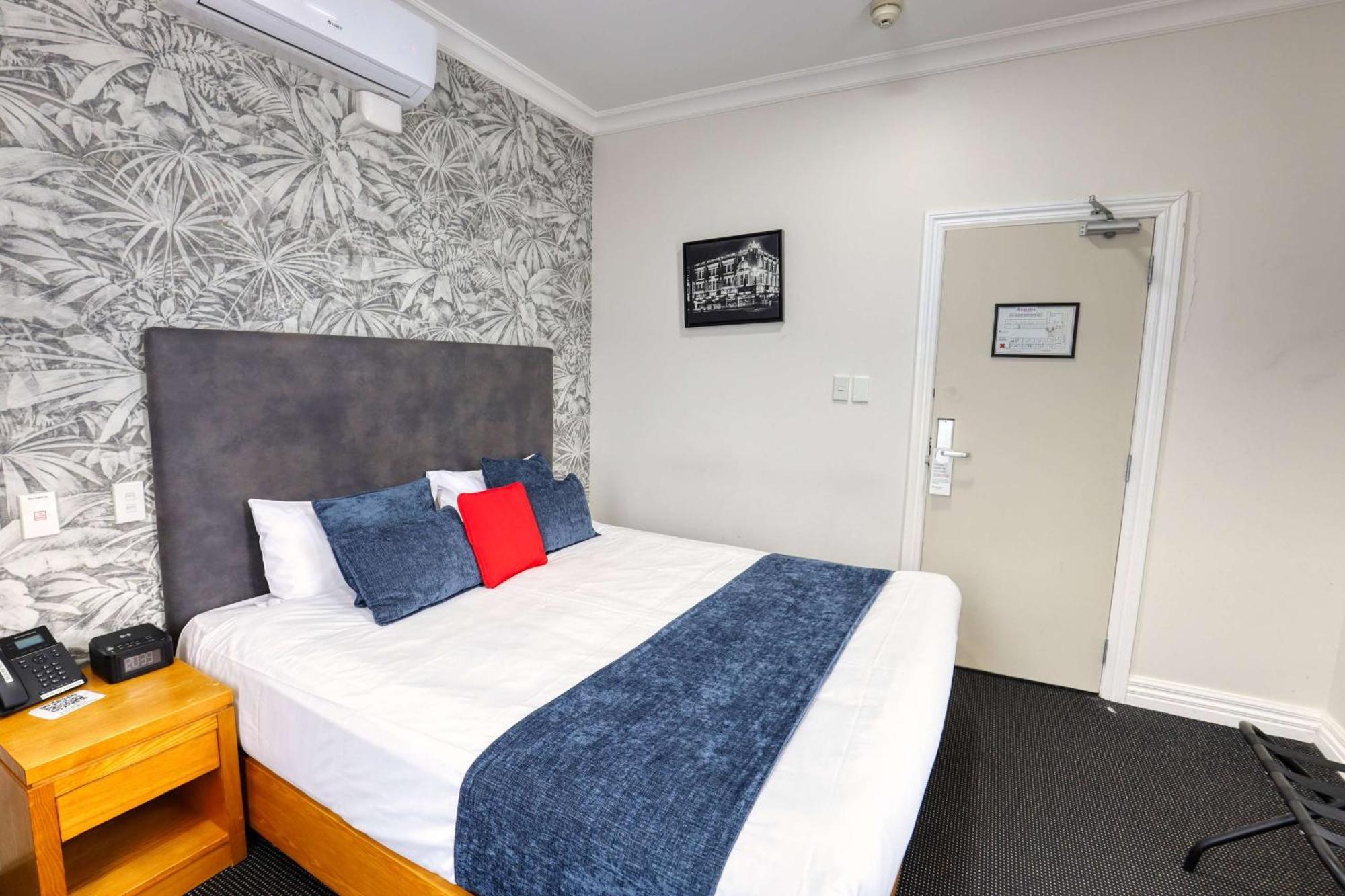 Ramada By Wyndham, Hamilton City Center Dış mekan fotoğraf