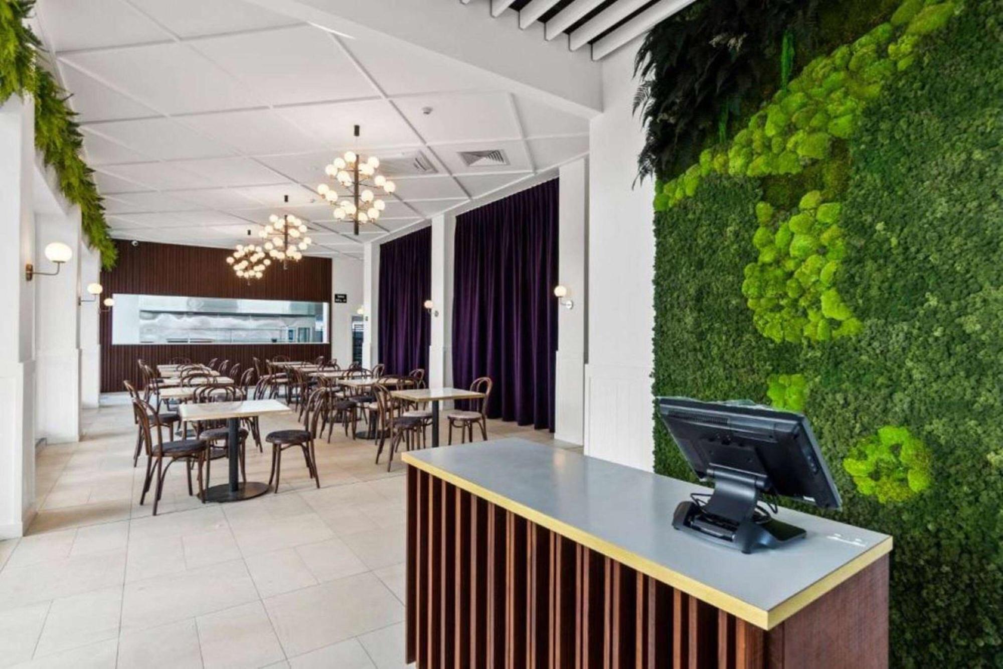 Ramada By Wyndham, Hamilton City Center Dış mekan fotoğraf