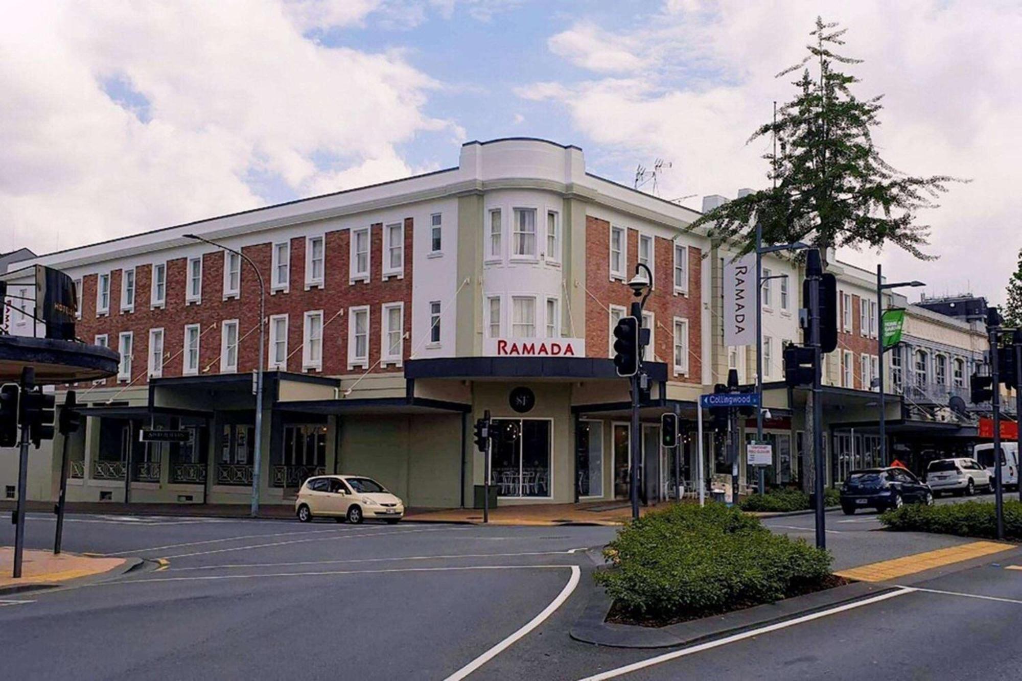 Ramada By Wyndham, Hamilton City Center Dış mekan fotoğraf