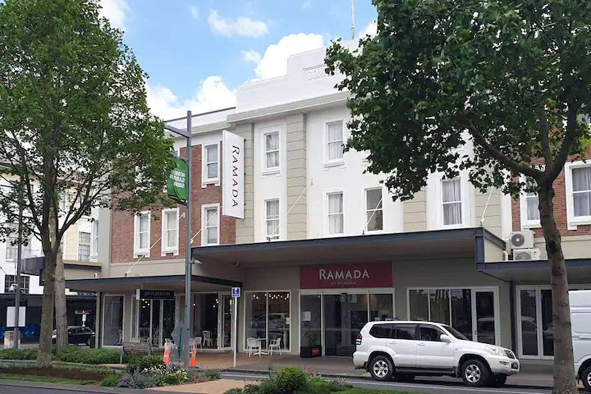 Ramada By Wyndham, Hamilton City Center Dış mekan fotoğraf