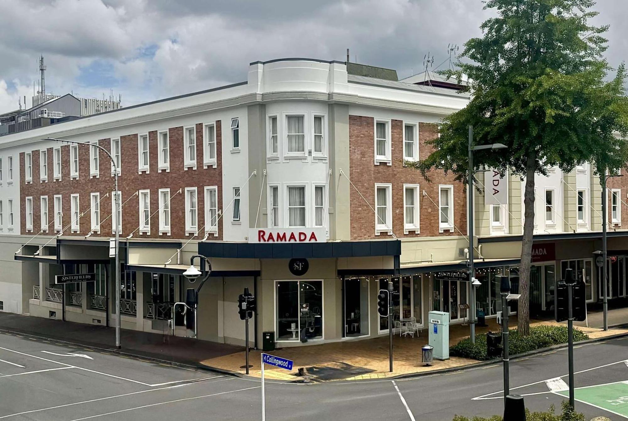 Ramada By Wyndham, Hamilton City Center Dış mekan fotoğraf